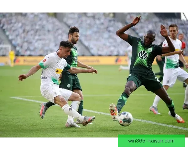 德甲转会新势力表现稳健，球队阵容调整引发关注