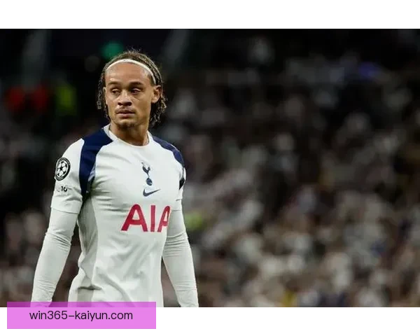 哈维·西蒙斯在巴萨青训中持续提升，多项技术指标表现稳健