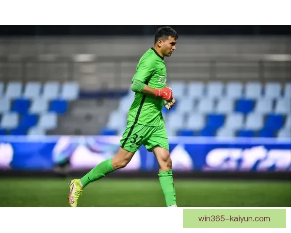 伊尼亚基在对阵劲敌时边路突破表现稳健，状态值得关注